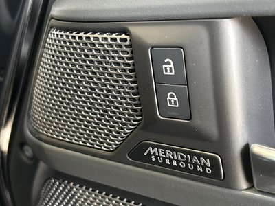 LAND ROVER DEFENDER - 7