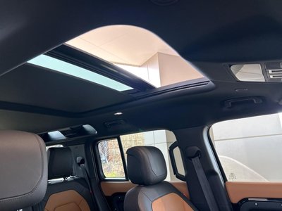 LAND ROVER DEFENDER - 6