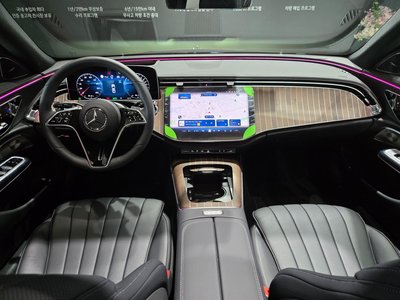 MERCEDES-BENZ E-CLASS - 4