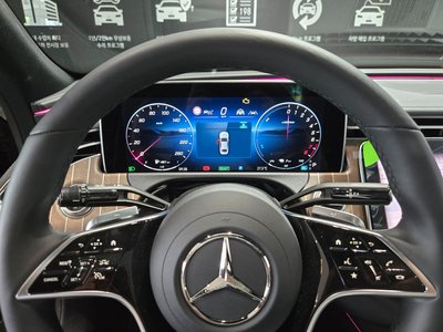 MERCEDES-BENZ E-CLASS - 8