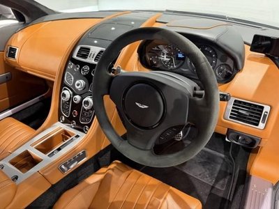 ASTON MARTIN DB9 - 4