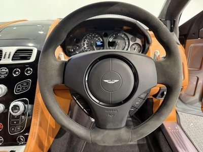 ASTON MARTIN DB9 - 7