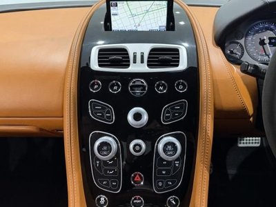 ASTON MARTIN DB9 - 8