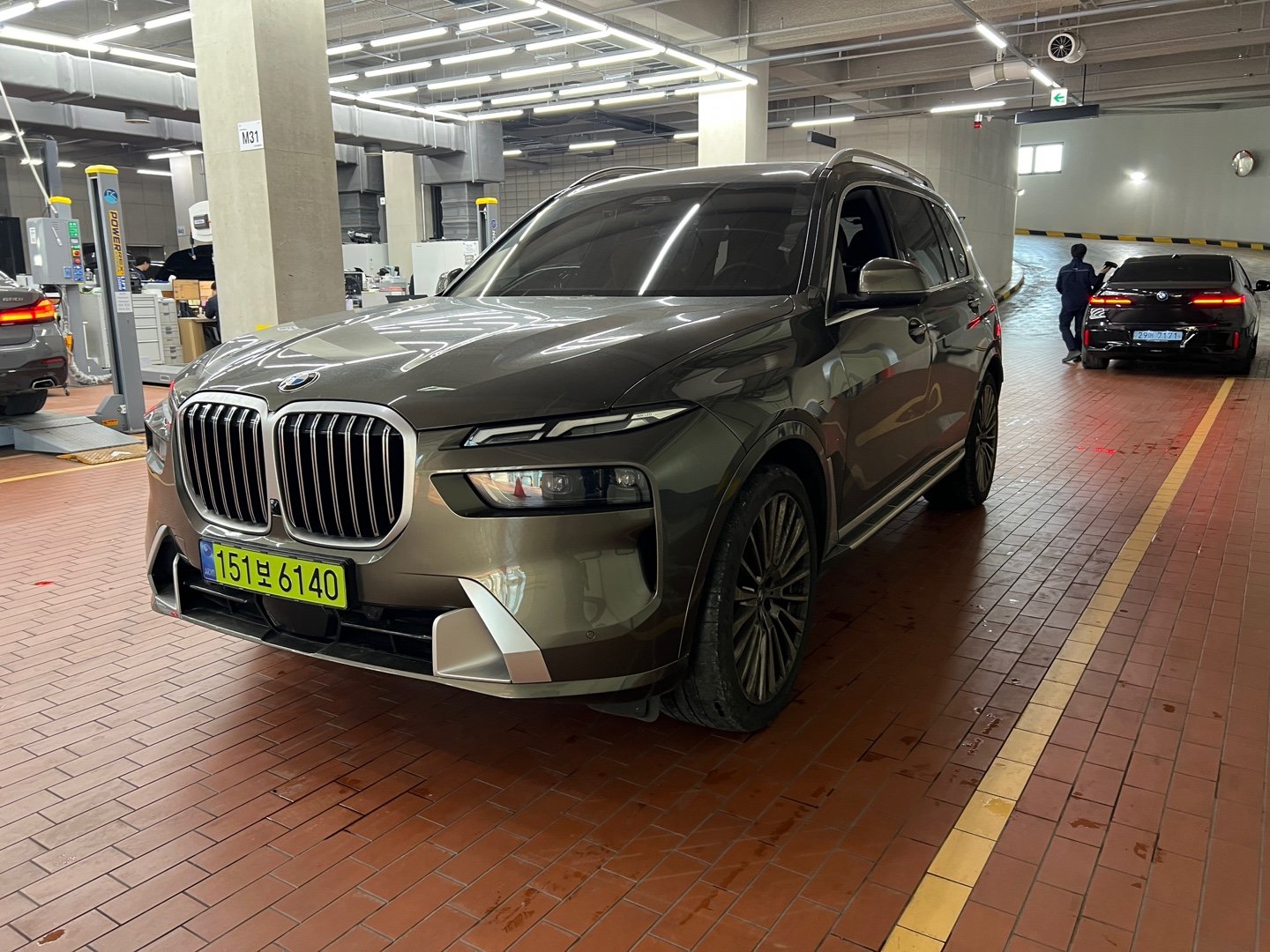 BMW X7 - View 1