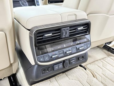 TOYOTA LAND CRUISER 300 - 10