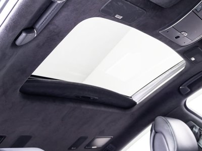 صورة 4 لـ 2021 Lexus LS