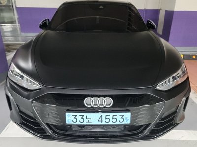 AUDI E-TRON GT - 2