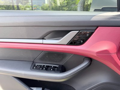 صورة مصغرة 13 لـ 2021 Porsche TAYCAN