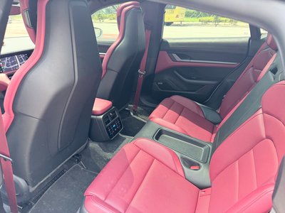 2021 Porsche TAYCAN photo 9