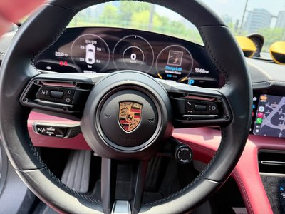 2021 Porsche TAYCAN photo 5
