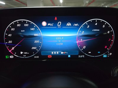 MERCEDES-BENZ E-CLASS - 8