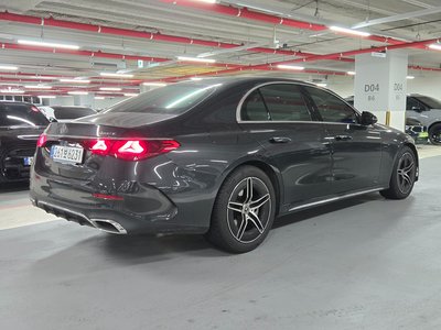 MERCEDES-BENZ E-CLASS - 4