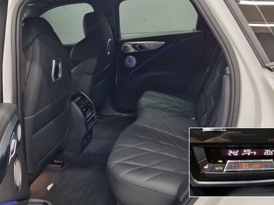 2023 BMW XM thumbnail 11
