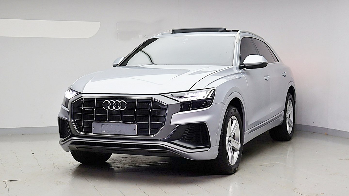 AUDI Q8 - View 1