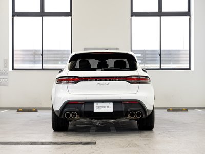 2023 Porsche MACAN photo 4