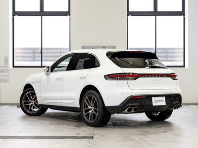 2023 Porsche MACAN photo 3