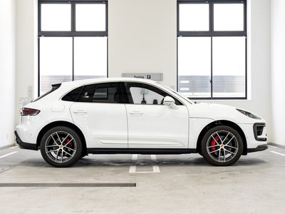 2023 Porsche MACAN photo 6