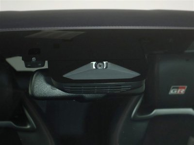 TOYOTA GR YARIS - 10