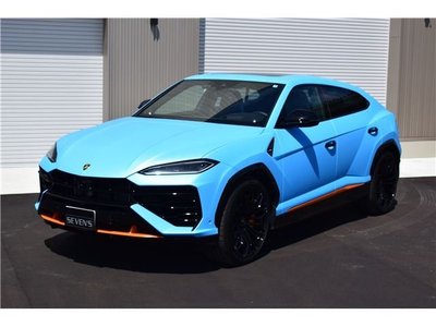 صورة 2 لـ 2025 Lamborghini URUS