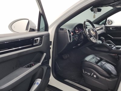 PORSCHE CAYENNE - 10