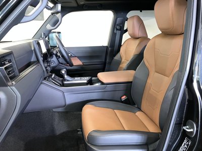 صورة 2 لـ 2025 Lexus GX