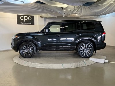 صورة 8 لـ 2025 Lexus GX