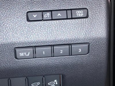 2025 Lexus GX thumbnail 27