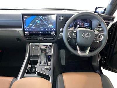 2025 Lexus GX thumbnail 29