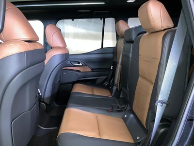 2025 Lexus GX thumbnail 15
