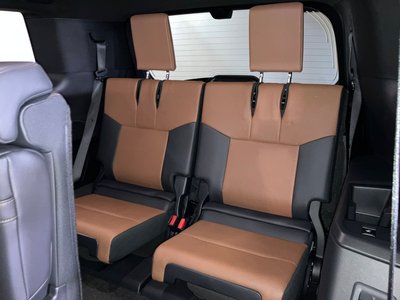 2025 Lexus GX thumbnail 16