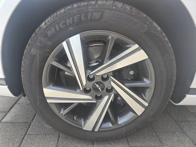 صورة 5 لـ 2024 Genesis GV70
