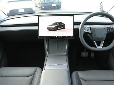 2025 Tesla MODEL Y — фото 4