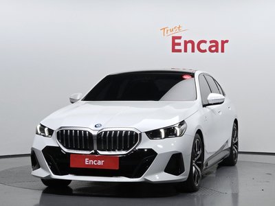 صورة 2 لـ 2025 BMW 5 SERIES