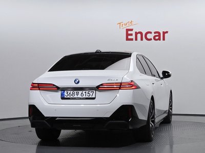 صورة 3 لـ 2025 BMW 5 SERIES