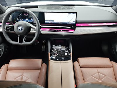 صورة 5 لـ 2025 BMW 5 SERIES
