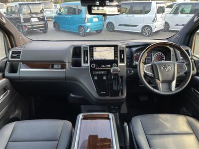 TOYOTA GRAND ACE - 2