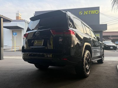 TOYOTA LAND CRUISER 300 - 8