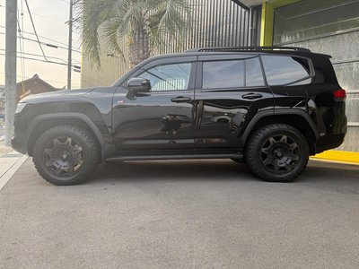 TOYOTA LAND CRUISER 300 - 5