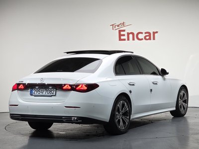 MERCEDES-BENZ E-CLASS - 3