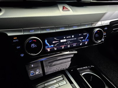 2022 Genesis ELECTRIFIED G80 (RG3) — миниатюра 33
