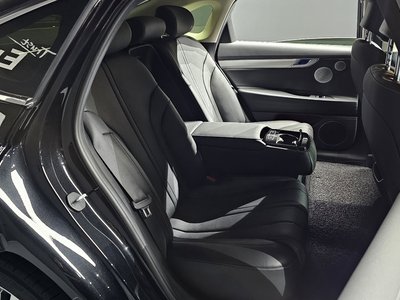 2022 Genesis ELECTRIFIED G80 (RG3) — миниатюра 17