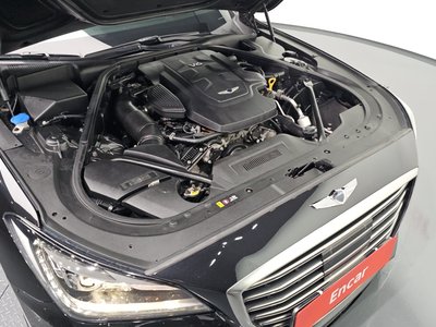 صورة 7 لـ 2017 GENESIS G80