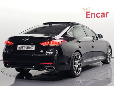 صورة 2 لـ 2017 GENESIS G80