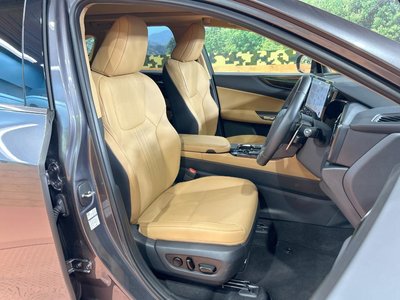 2025 Lexus NX photo 8