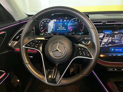 MERCEDES-BENZ E-CLASS - 10