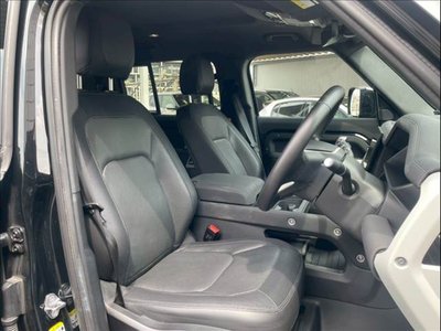 LAND ROVER DEFENDER - 6