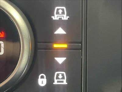 LAND ROVER DEFENDER - 10