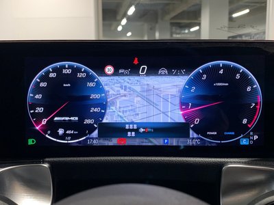 2026 Mercedes-BENZ GLB AMG — миниатюра 28