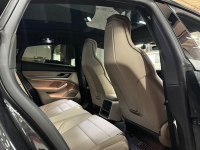 2025 Porsche TAYCAN 缩略图 17