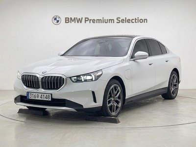 BMW 5 SERIES - 1
